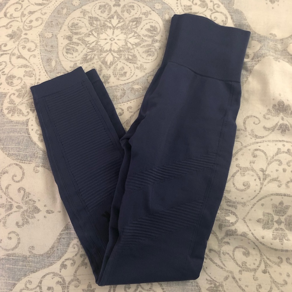 Victoria’s Secret PINK leggings